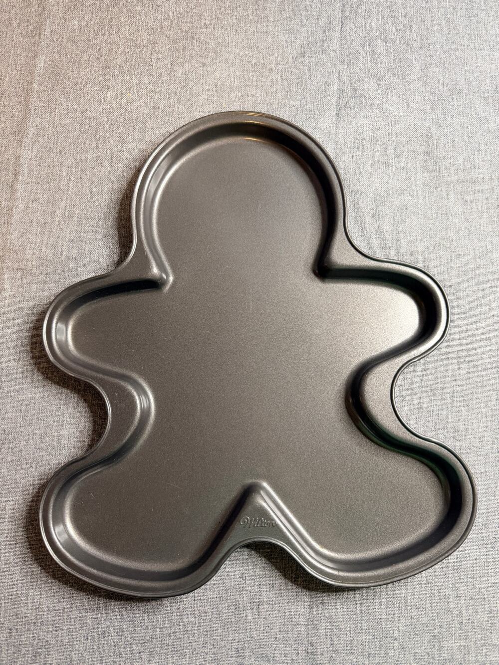 Wilton Gingerbread Boy Man Girl cookie cake decorating pan style 2105-8128 - EUC